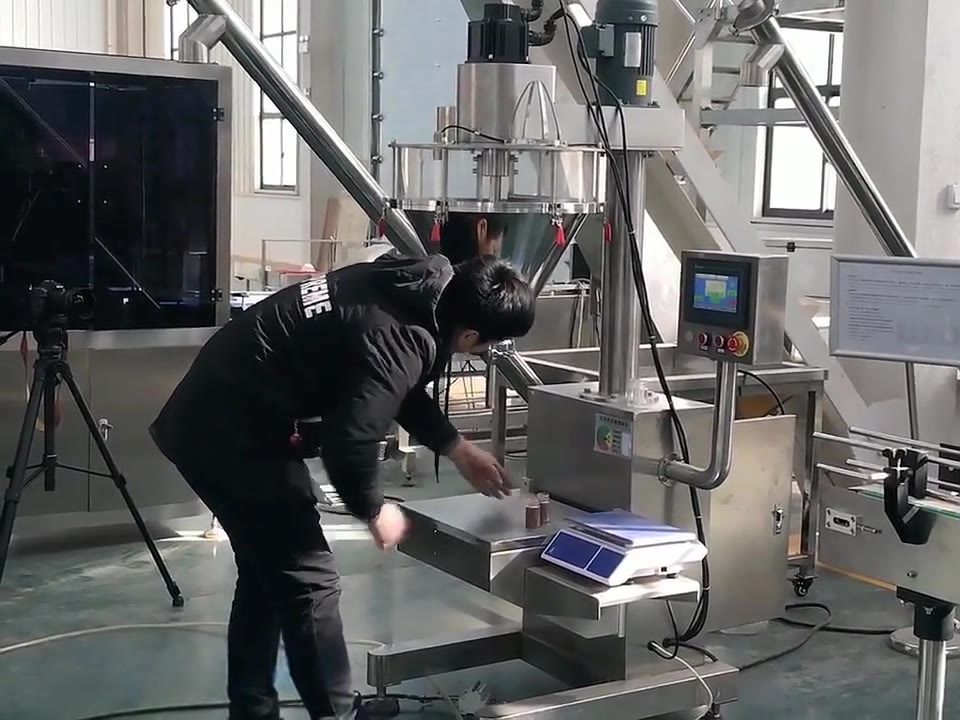Operator-assisted powder bag filling — V030